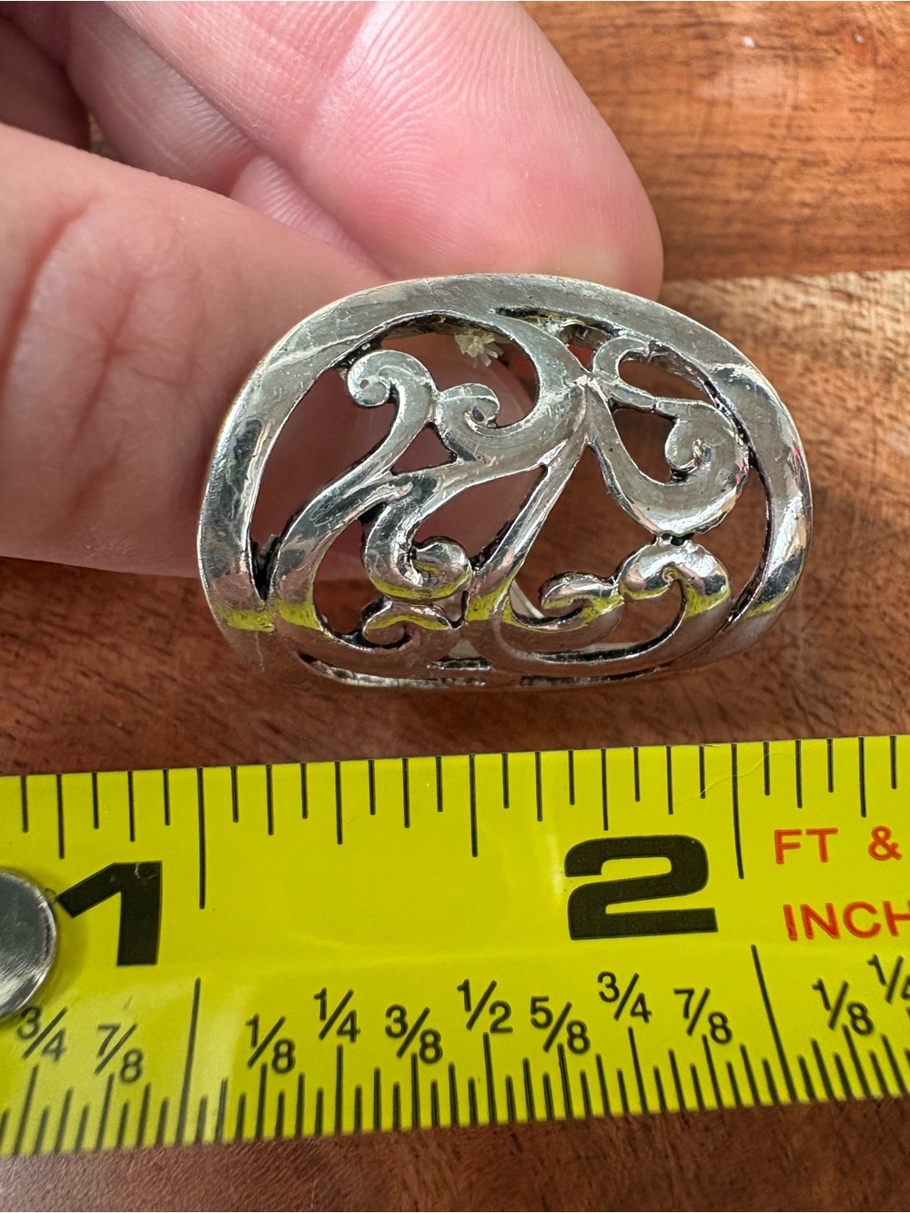 Vintage Silver Tone Filigree Statement Ring - Size 6 with Stretch Band - Picture 11 of 12